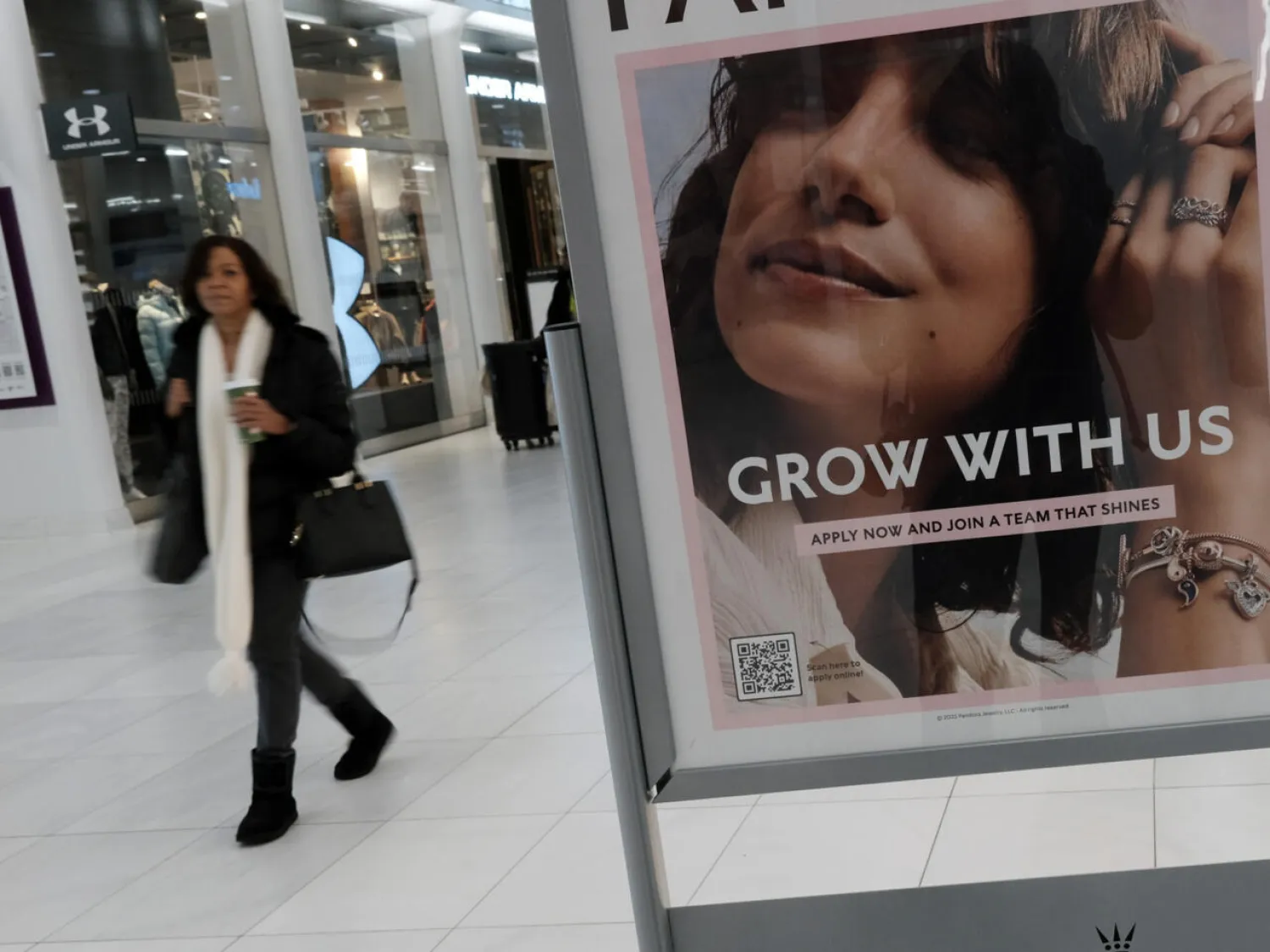 US economic growth is expected to have slowed in the final months of 2022, but a strong labor market could provide support this year. SPENCER PLATT / GETTY IMAGES NORTH AMERICA/AFP/File
