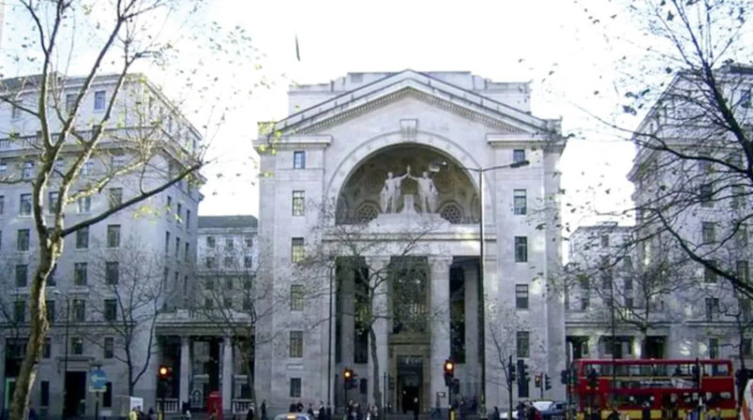 مبنى «بوش هاوس» في لندن المقر السابق لخدمة «بي بي سي العربية»