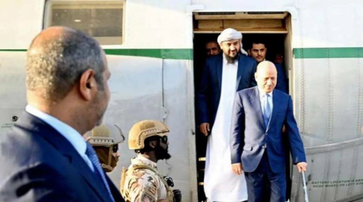 Yemen Başkanlık Konseyi Başkanı Reşad el-Alimi, dün geçici başkent Aden'e vardığında (SABA)