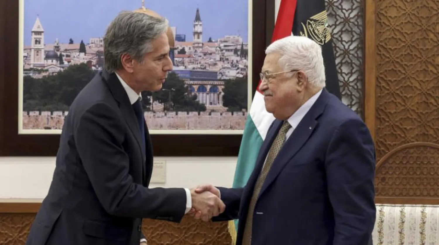 Filistin Devlet Başkanı Mahmud Abbas, ABD Dışişleri Bakanı Anthony Blinken'la Ramallah'ta görüştü. (AP)