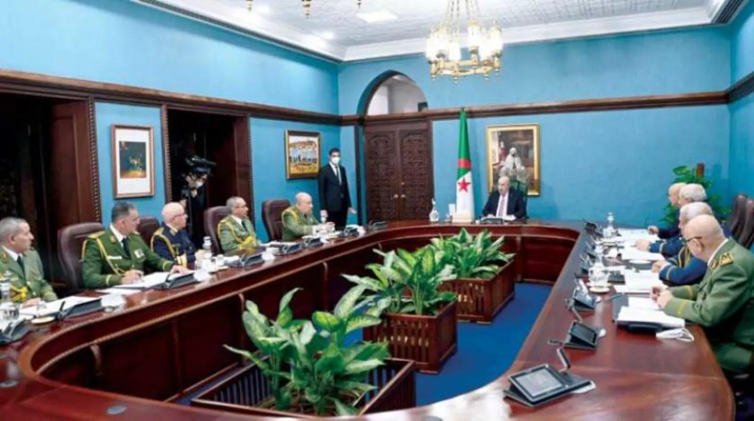 Cezayir Cumhurbaşkanı Tebbun başkanlığındaki Yüksek Güvenlik Konseyi toplantısından bir kare (Cezayir Cumhurbaşkanlığı)