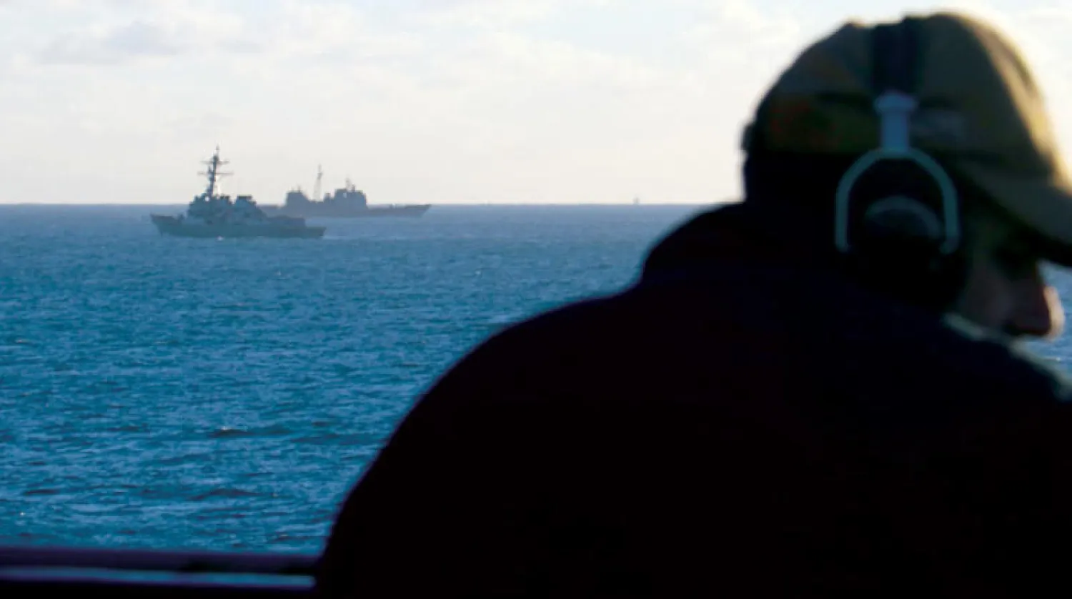 من عملية جمع بقايا المنطاد الصيني في البحر جنوب كاليفورنيا، السبت الماضي (أ.ب)