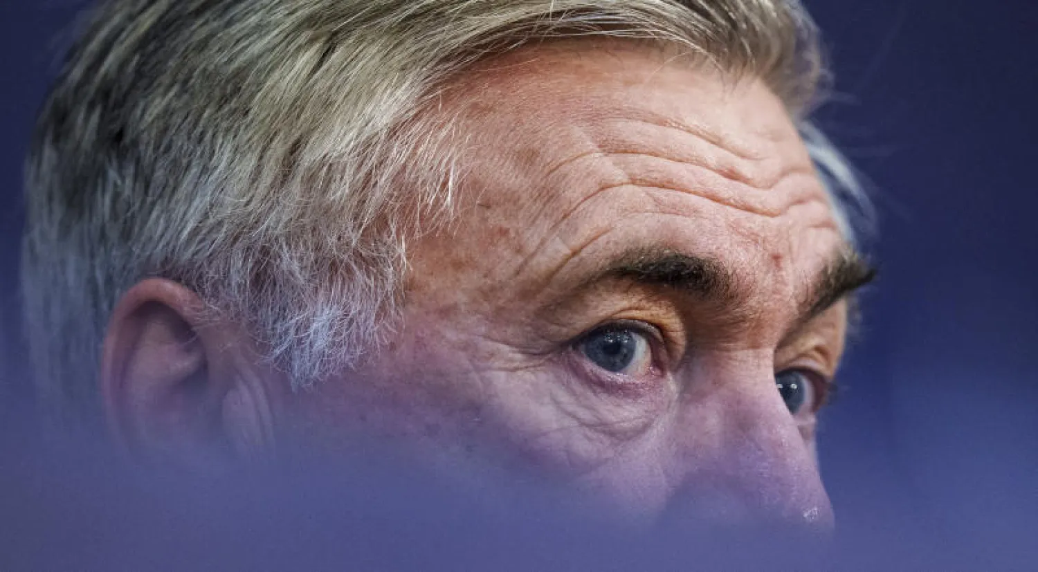 أنشيلوتي خلال المؤتمر الصحافي الذي عقد اليوم في الرباط (أ.ب)