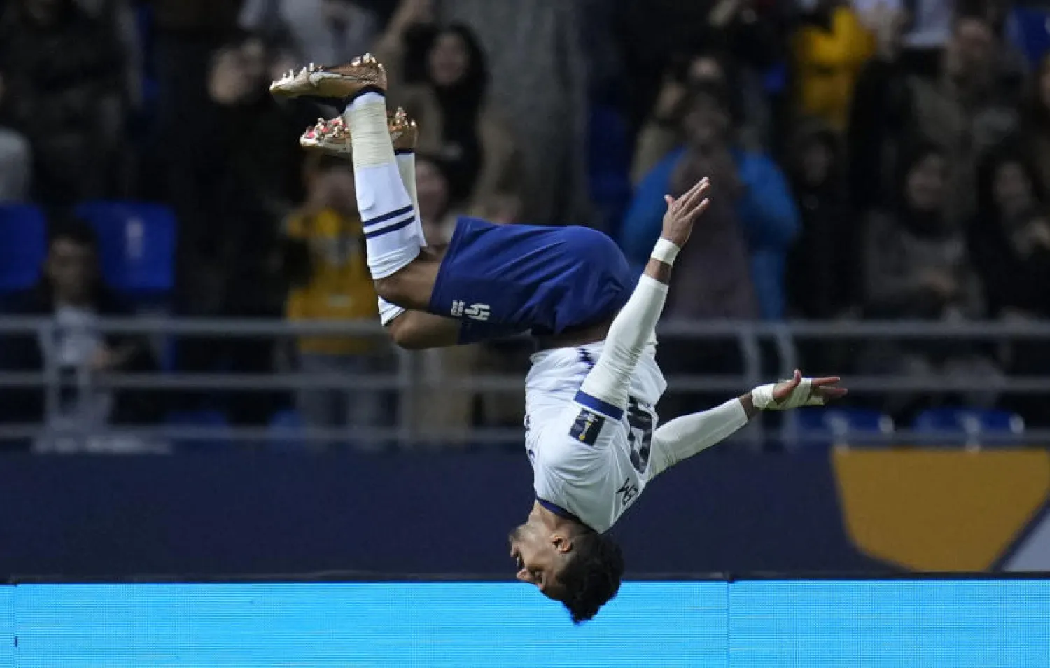 سالم الدوسري أسهم بهدفيه في قيادة الهلال لبلوغ النهائي (أ.ب)