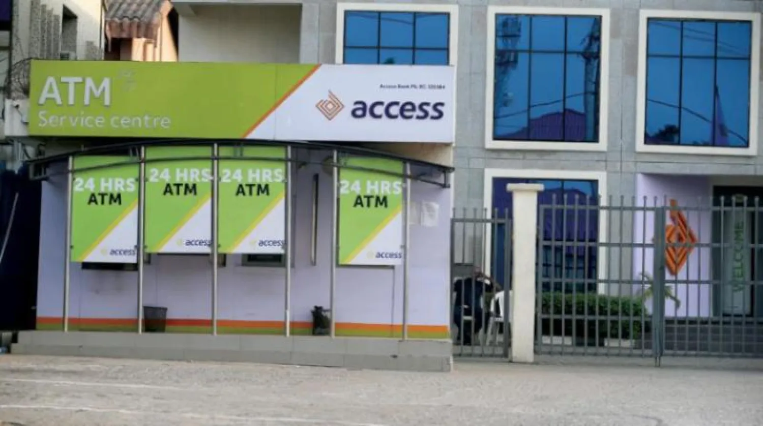 نيجيريا: أزمة «العملة الجديدة» تشعل المنافسة قبل أسبوعين من الانتخابات