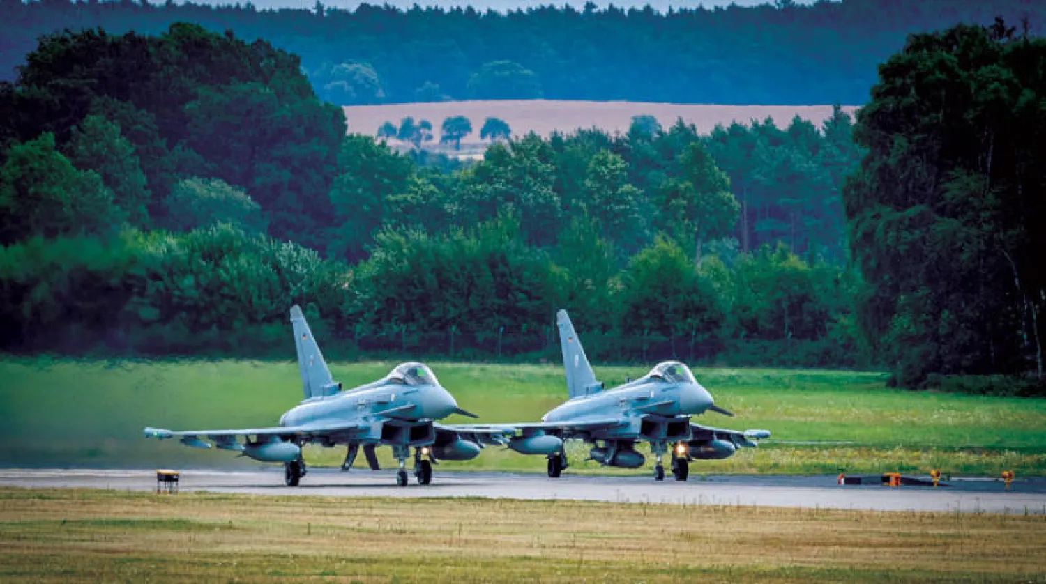 يقول خبراء إن تزويد كييف بطائرات تايفون (في الصورة) سيكون «لفتة رمزية باهظة جداً» (إ.ب.أ)