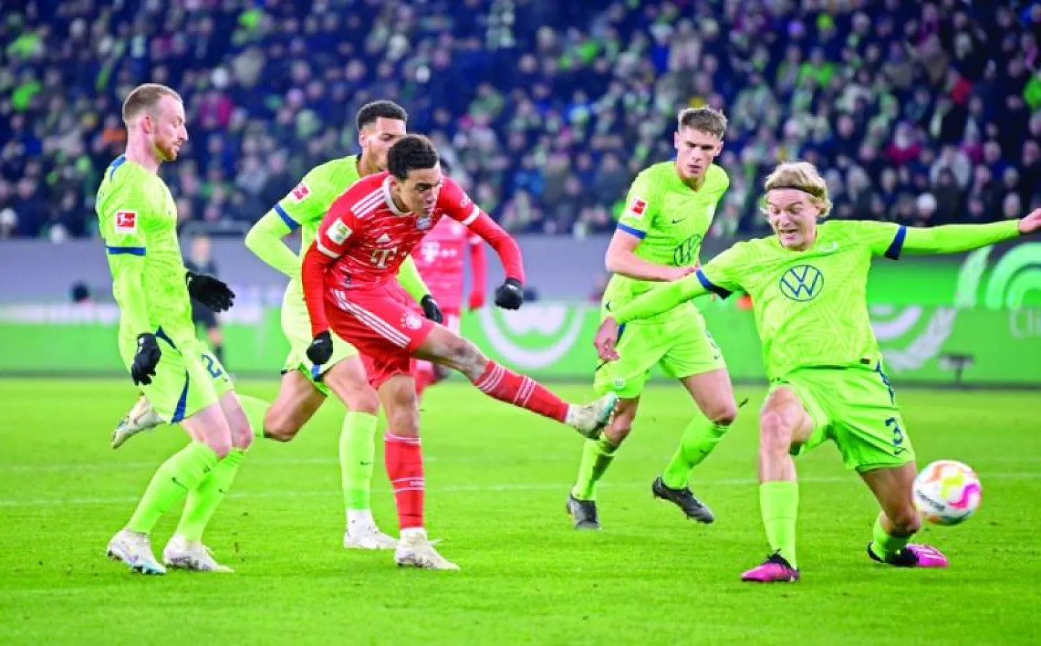 جمال موسيالا وهدف بايرن ميونيخ الرابع في شباك فولفسبورغ (رويترز)