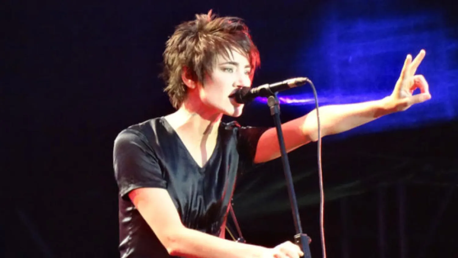 المغنية الروسية زمفيرا (متداولة)