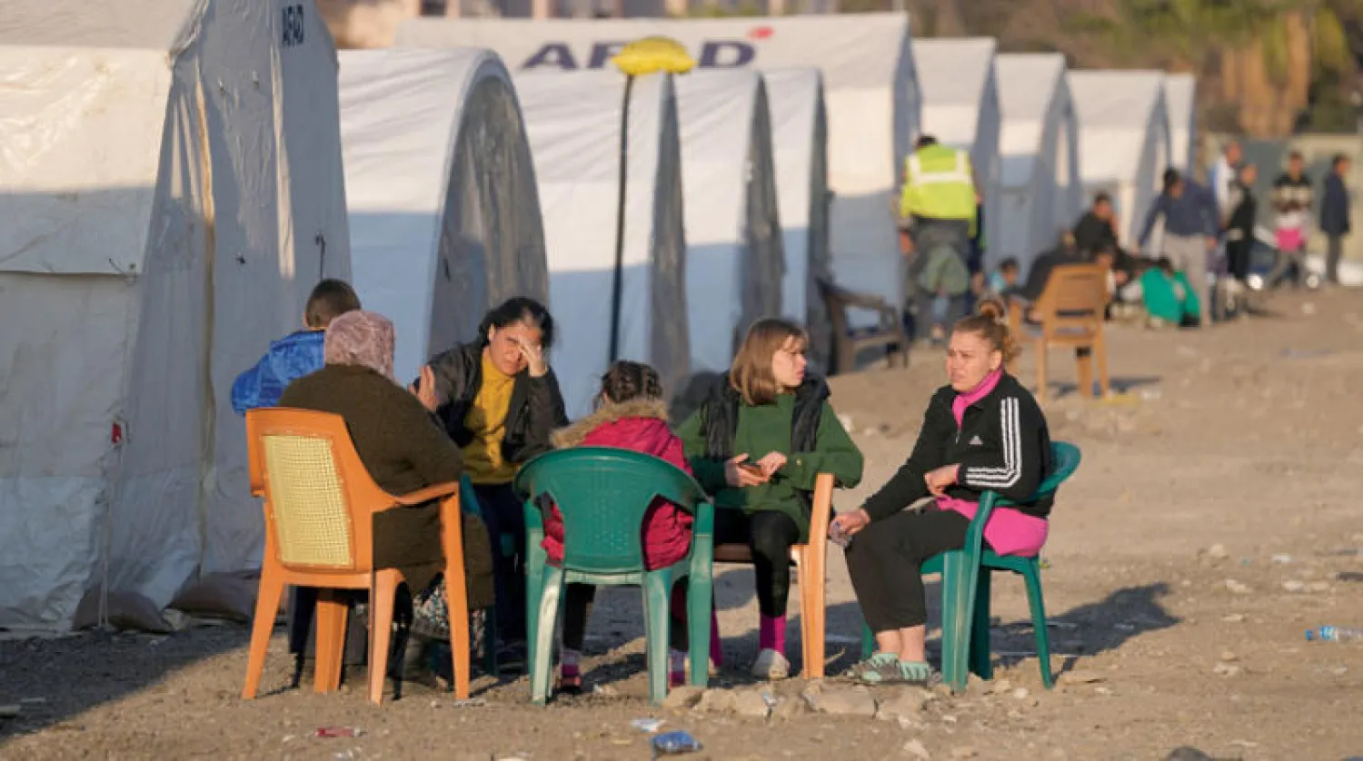 مخيم مؤقت في لواء إسكندرون جنوب تركيا أمس (أ.ب)