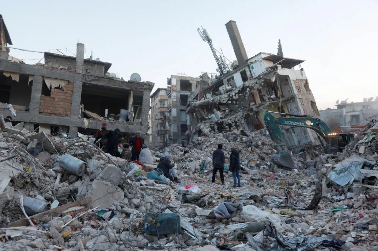 جانب من الدمار جراء الزلزال في إقليم هاتاي (رويترز)