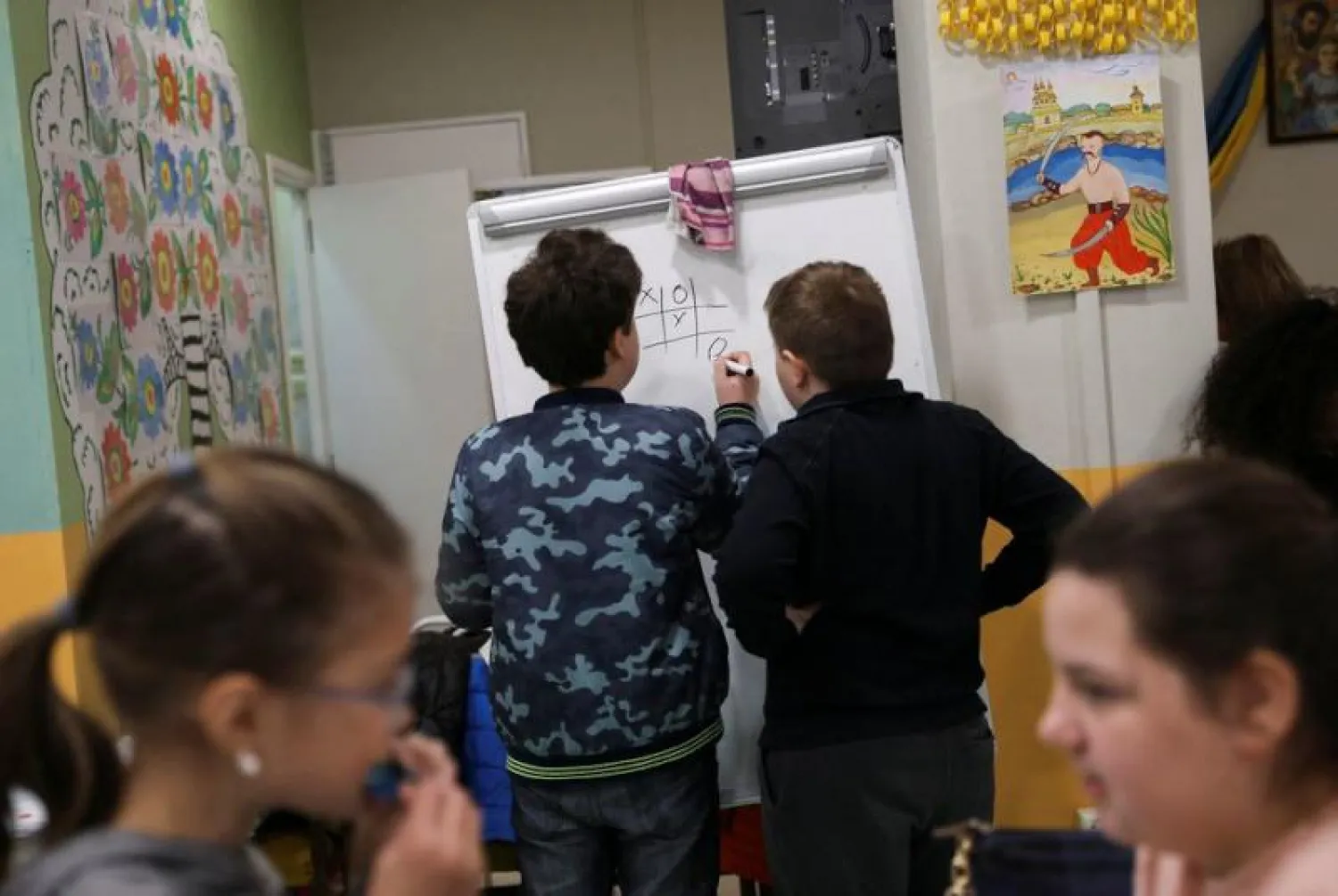 بعض الأطفال يُنقلون من أوكرانيا إلى 43 معسكراً في أنحاء روسيا (رويترز)