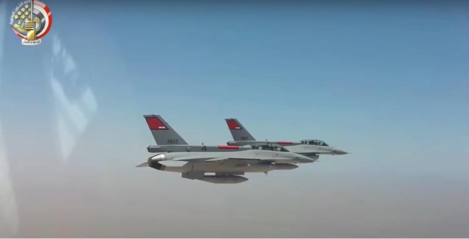 مقاتلتان تابعتان للجيش المصري تنفذان عام 2017 عملية لإحباط تهريب الأسلحة من الحدود الغربية للبلاد (الجيش المصري)