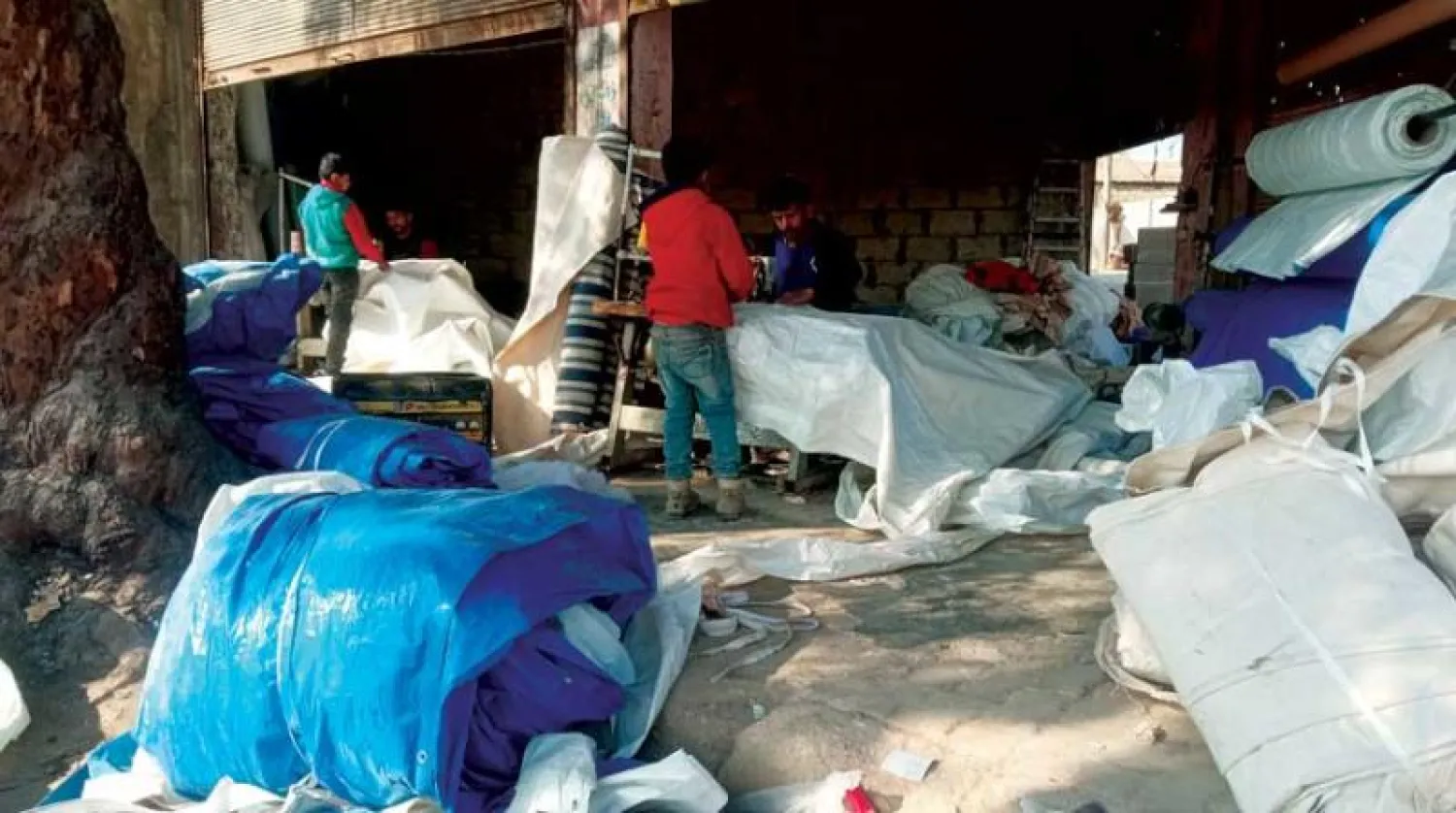 ورشة لخياطة الخيام في مدينة جنديرس (الشرق الأوسط)