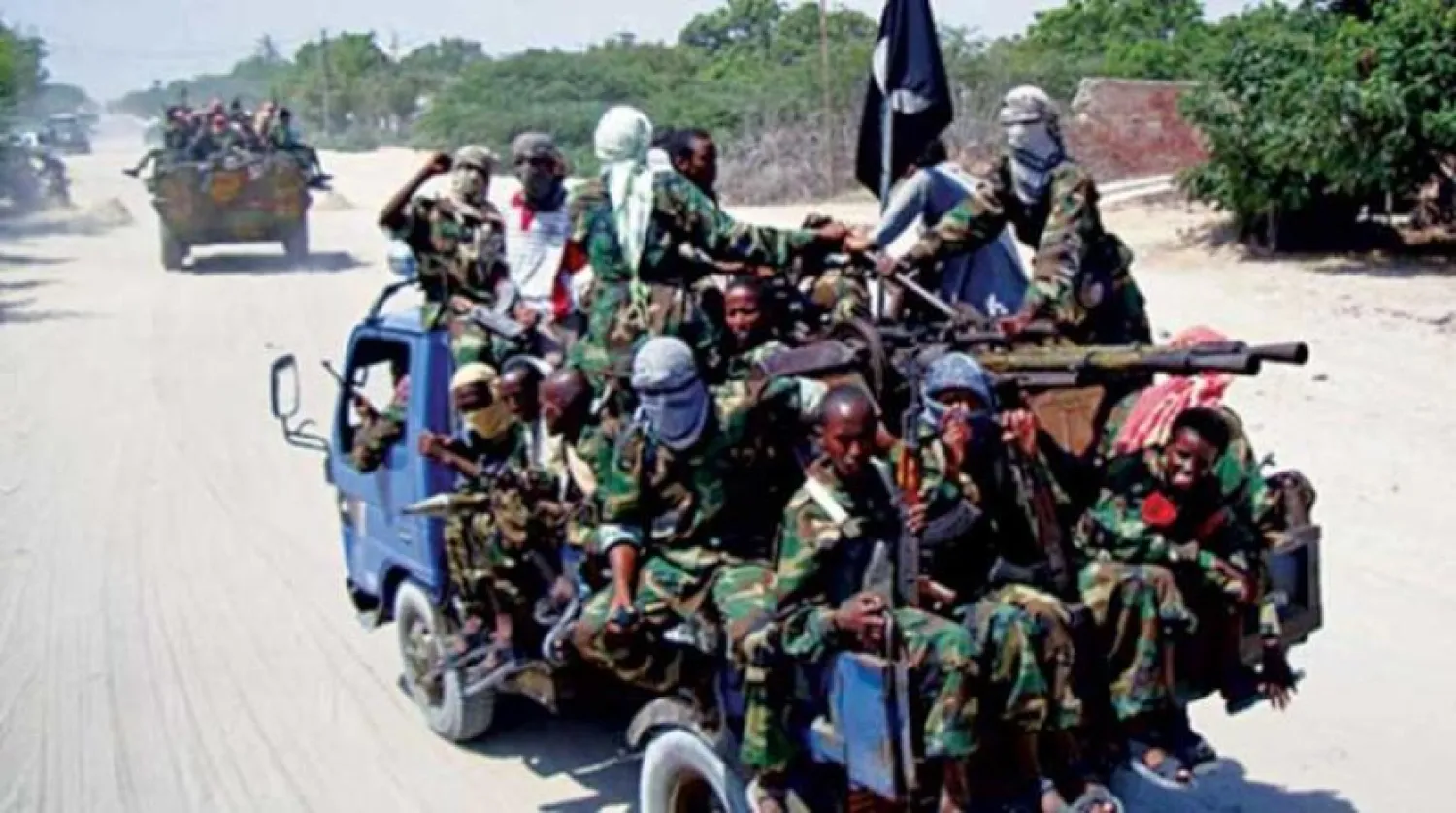 Eş-Şebab terör örgütünün çocukları da dahil ettiği savaşçı unsurları Somali’nin kuzeyinde faaliyet gösteriyor (AP)