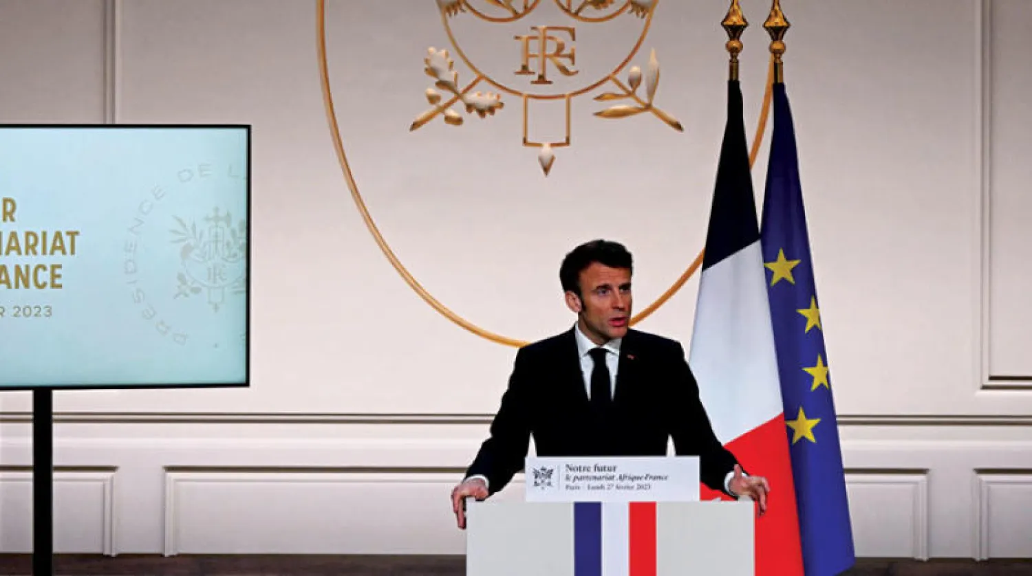الرئيس الفرنسي إيمانويل ماكرون يلقي كلمته عن أفريقيا في قصر الإليزيه أمس (أ.ف.ب)