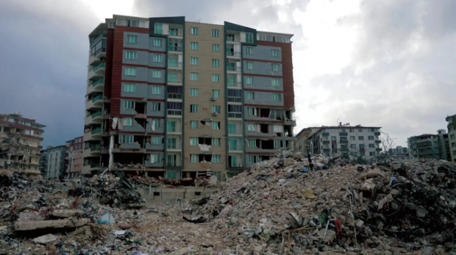 جانب من المباني المنهارة جراء الزلزال في مدينة أنطاكيا التركية (د.ب.أ)