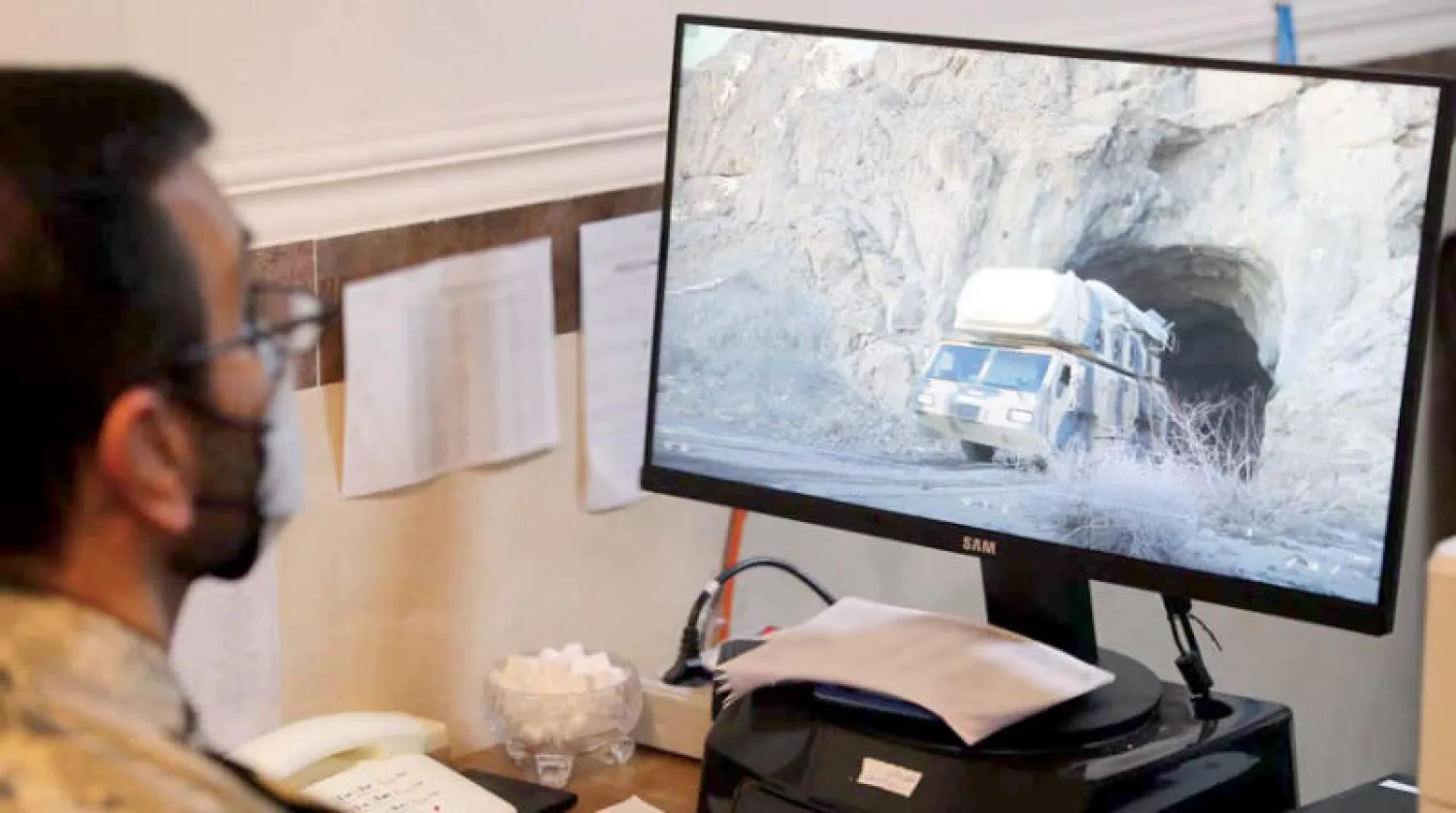 أول صورة من أنفاق لأسلحة «الحرس الثوري» وفقاً لوكالة «مهر» الحكومية