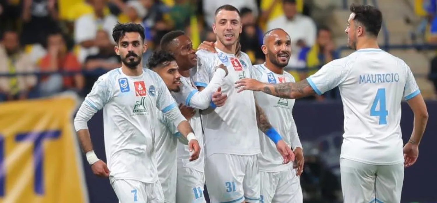 لاعبو الباطن... وفرحة انقلبت إلى حسرة أمام النصر (تصوير: عبد العزيز النومان)