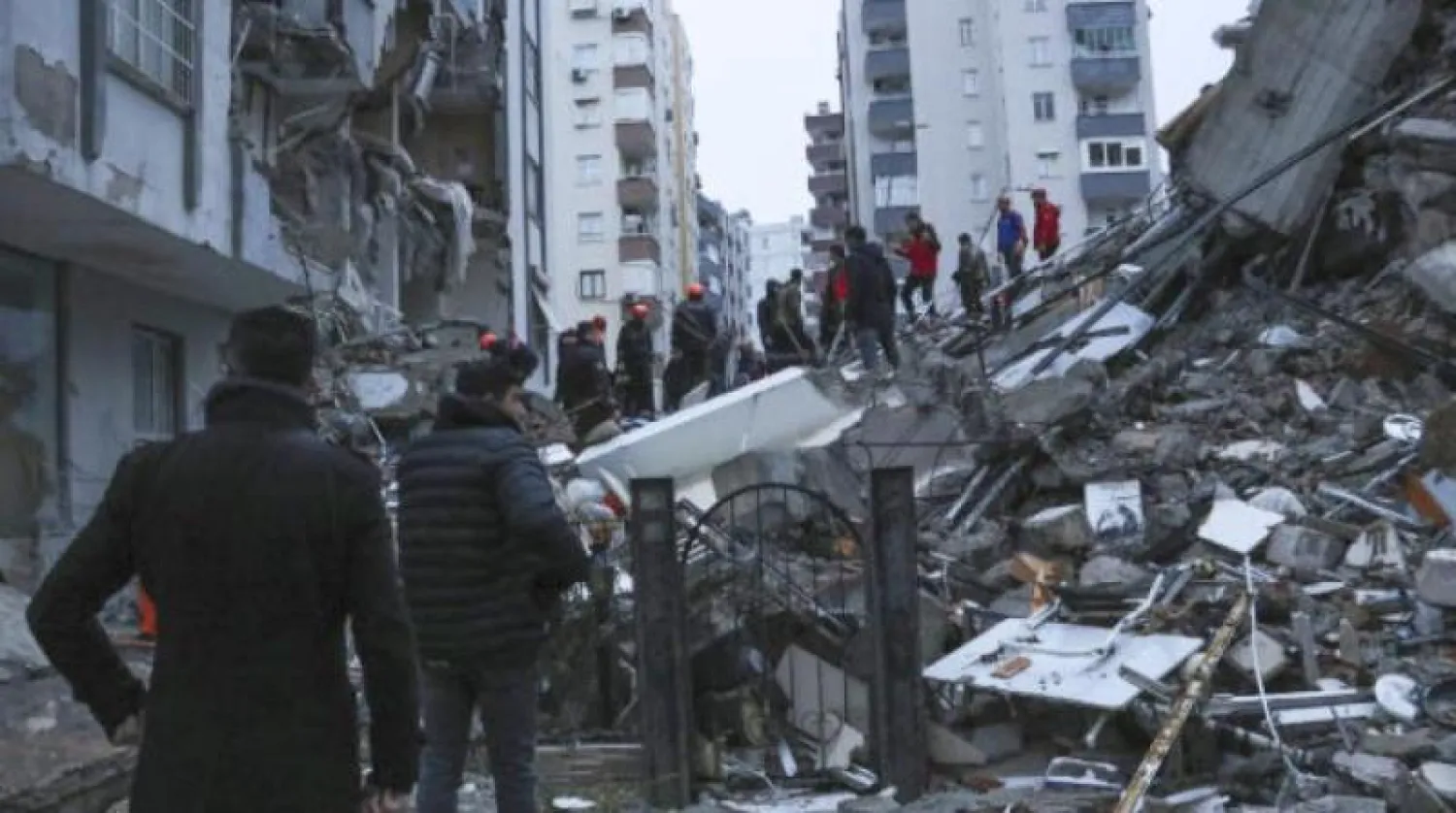 جانب من الدمار في مدينة أضنة التركية جراء الزلزال   (أ.ب)