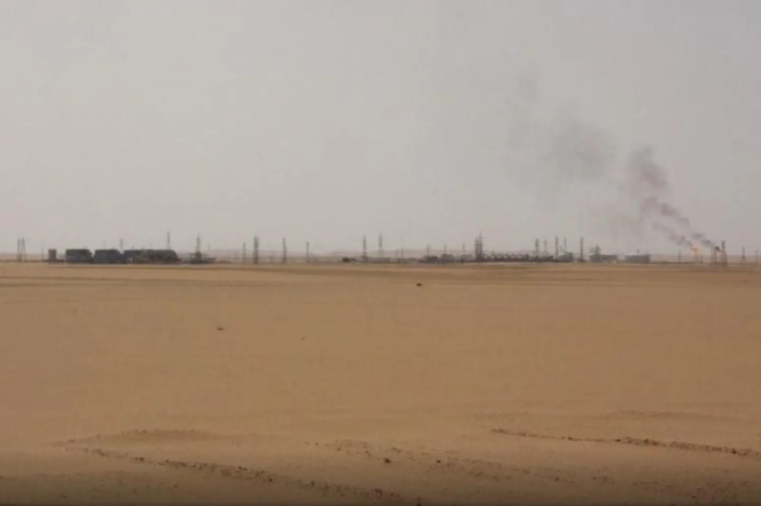 حقل الشرارة النفطي في جنوب ليبيا (أرشيفية- رويترز)