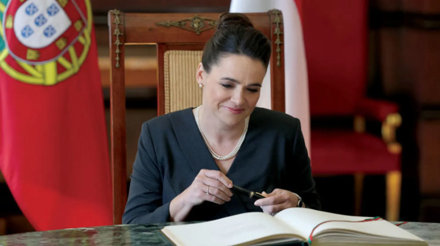 رئيسة المجر كاتالين نوفاك خلال زيارتها إلى لشبونة في 24 فبراير الماضي (إ.ب.أ)