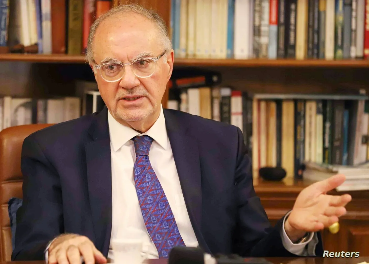 وزير المالية العراقي الأسبق علي علاوي (رويترز)