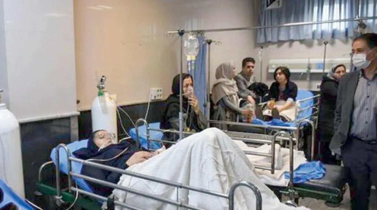 Zehirlenen öğrencilerden bir kısmı İran'ın kuzeybatısındaki Tebriz Hastanesi'nde tedavi altına alındı. (Fars Haber Ajansı)