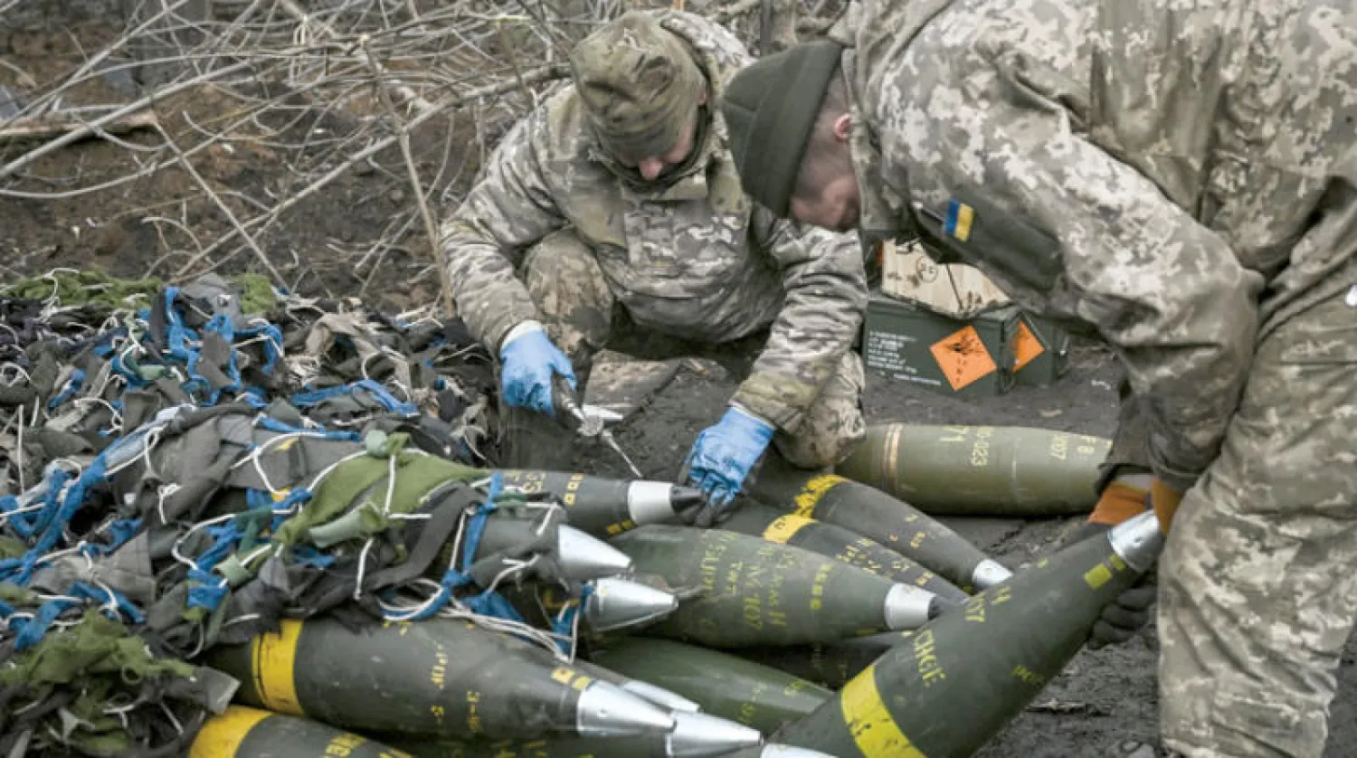 لا تزال القوات الأوكرانية صامدة رغم أنها مطوقة وسط قتال عنيف كبّد الطرفين خسائر فادحة (أ.ف.ب)