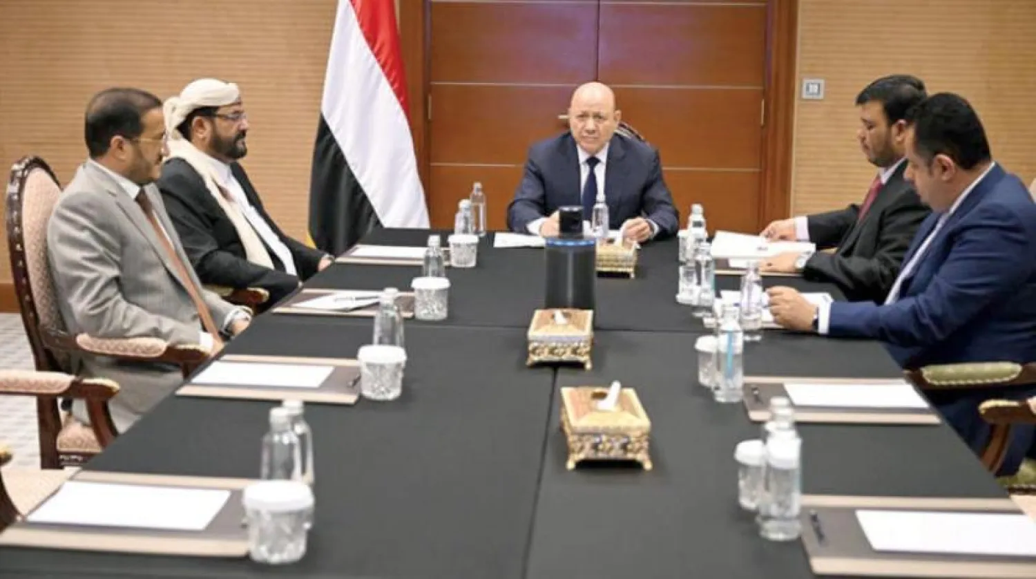 Rashad Alimi during a meeting with members of the Presidential Council (Saba)


