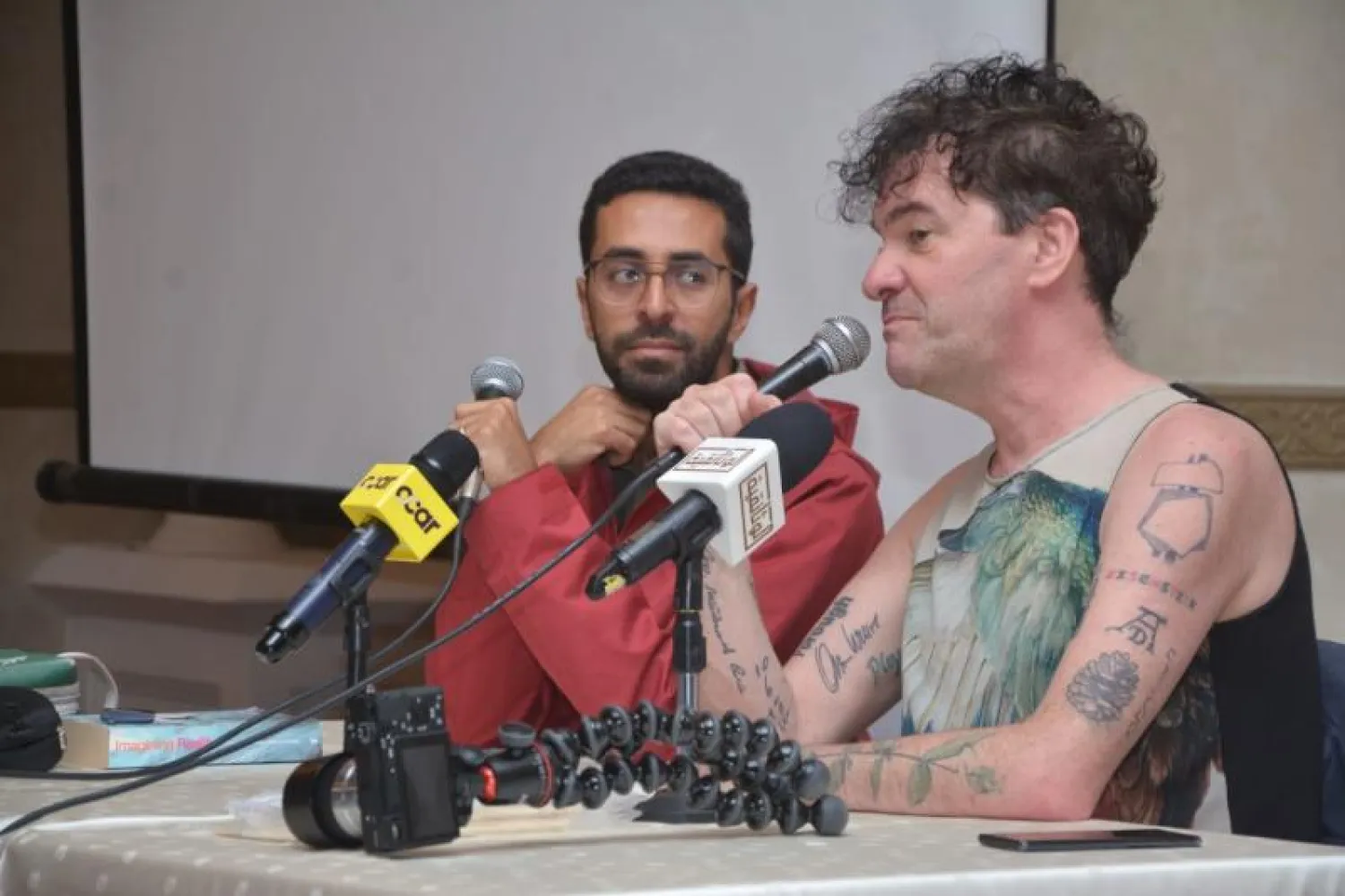 مارك كازينز خلال المؤتمر الصحافي (إدارة المهرجان)