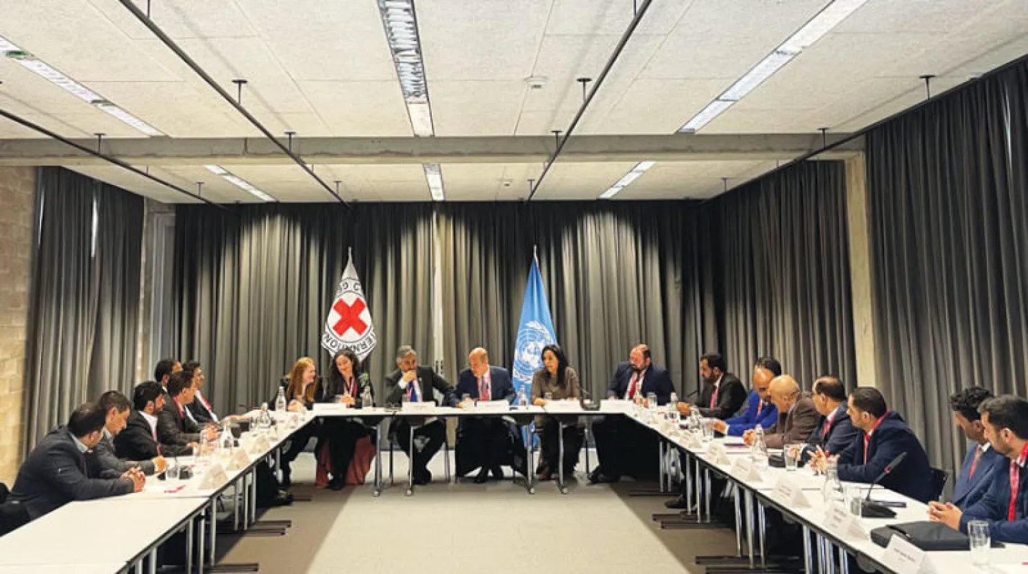 جانب من اجتماعات المفاوضين اليمنيين بخصوص الأسرى في سويسرا برعاية أممية (تويتر)