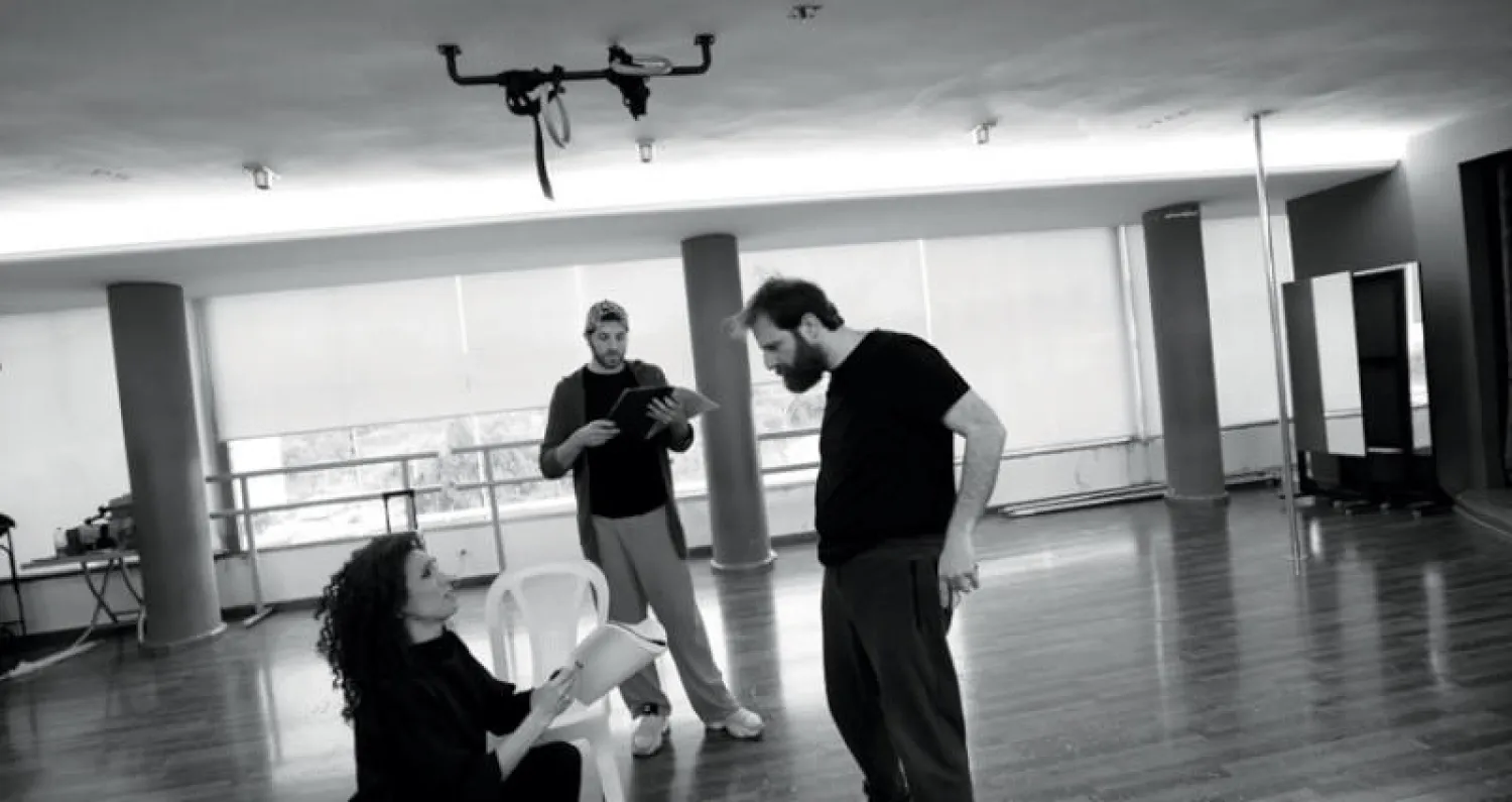 مشاهد من التدريبات على المسرحية (المخرج روي الخوري)