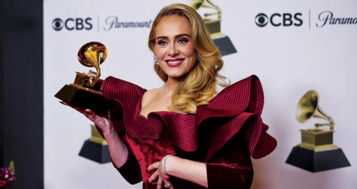 أديل وجائزة غرامي لأفضل أداء (رويترز)