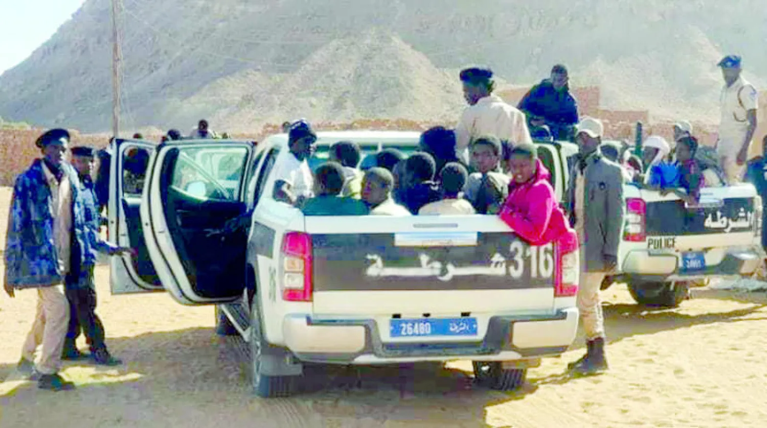 قوات الأمن بمنطقة ربيانة بجنوب ليبيا تنقذ مهاجرين من قبضة عصابة تتاجر بالبشر (مديرية أمن ربيانة)