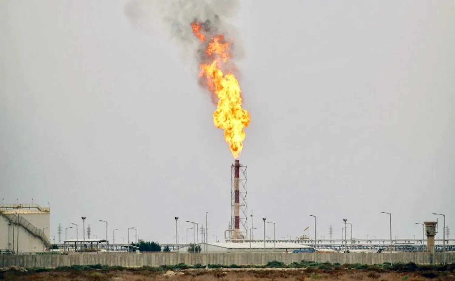 Türkiye’s Energy Ministry said on Tuesday that Iraq had been ordered by the International Chamber of Commerce (ICC) to pay compensation to Ankara in a longstanding arbitration case related to oil exports from northern Iraq via Türkiye. (AFP)
