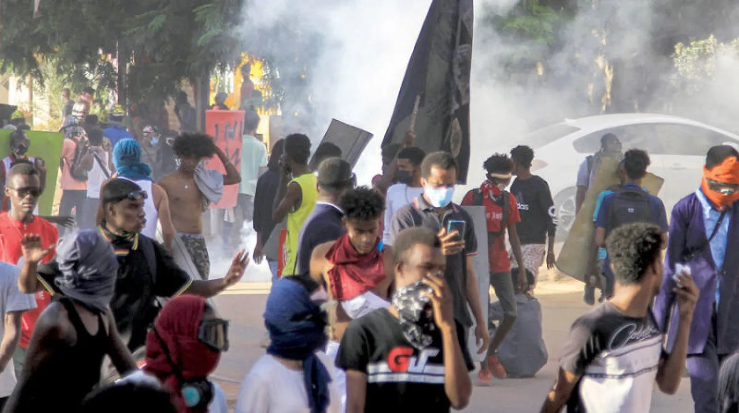 جانب من احتجاجات الخرطوم المطالبة بالحكم المدني في 14 مارس (أ.ف.ب)