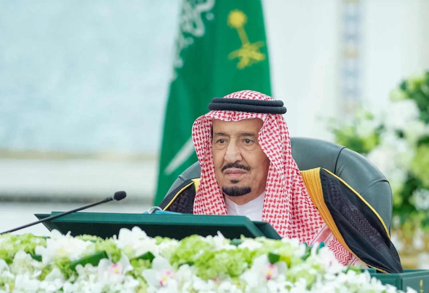 Custodian of the Two Holy Mosques King Salman bin Abdulaziz chairs the cabinet meeting in Jeddah. (SPA)
