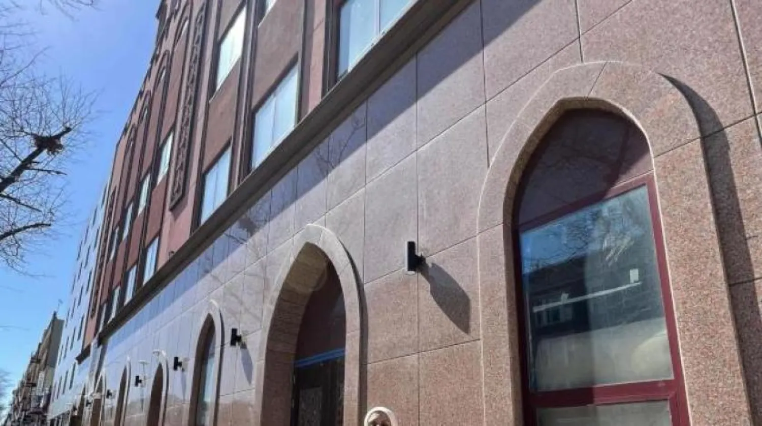 Rana Abdulhamid hoparlörden ezan okunabilmesi için izin belgesi aldı (Facebook)