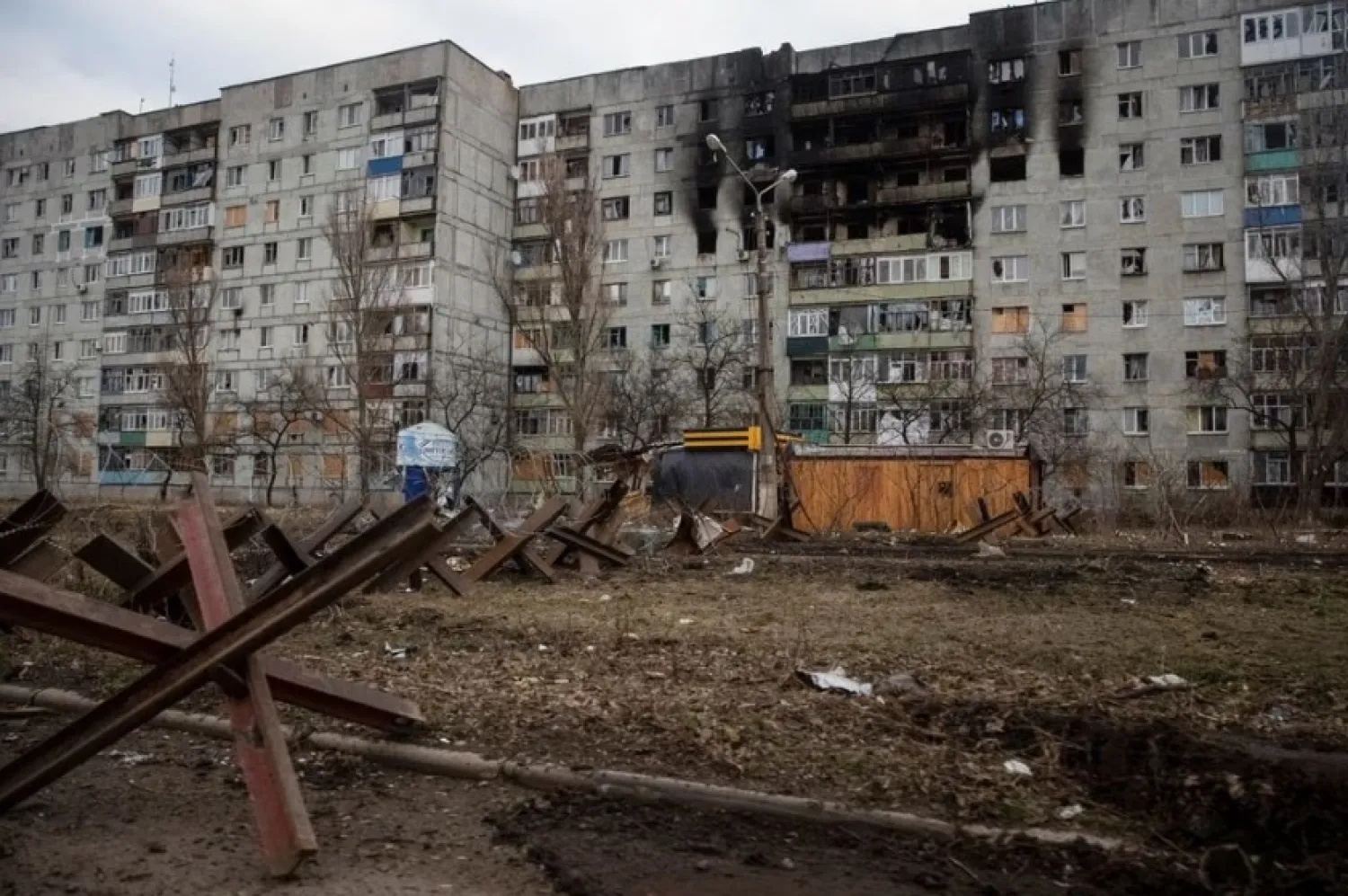 A general view shows an empty street and buildings damaged by a Russian military strike, as Russia's attack on Ukraine continues, in the front line city of Bakhmut, Ukraine March 3, 2023. REUTERS/Oleksandr Ratushniak