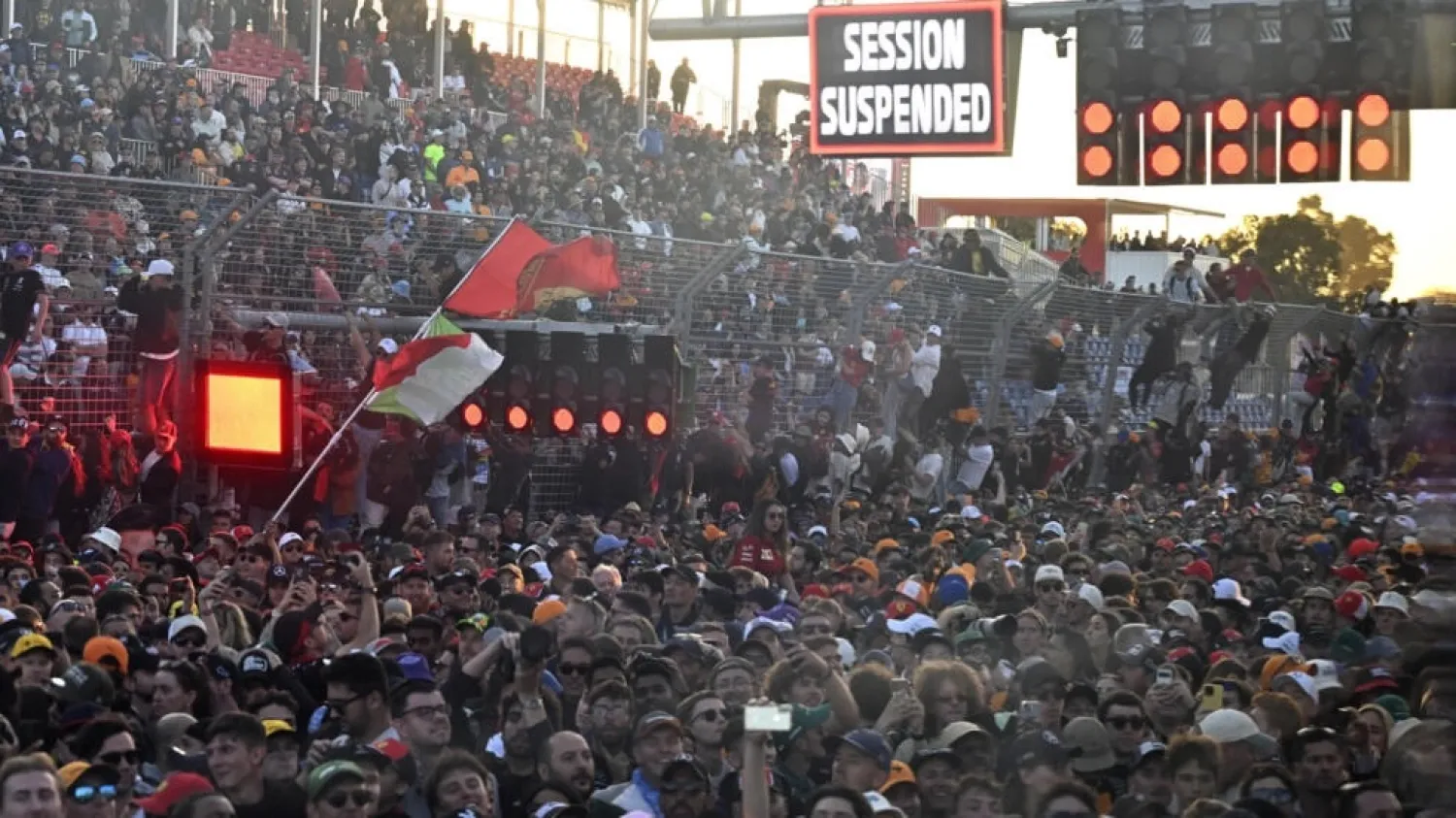 More than 131,000 fans attended race day at the Australian Grand Prix. (AFP)
