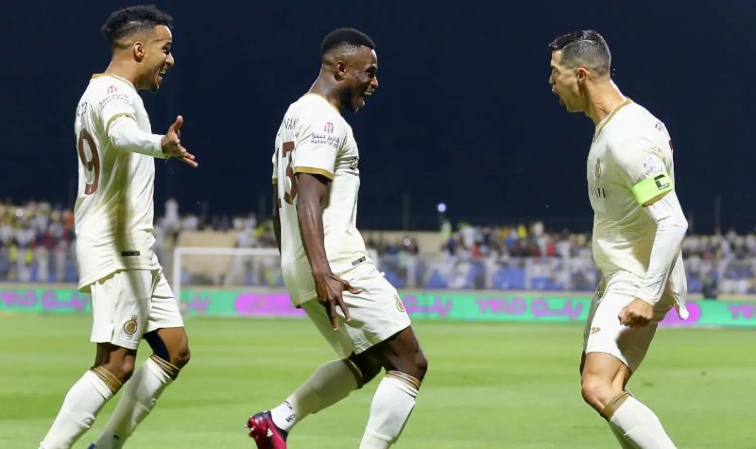 رونالدو يحتفل بهدفه الحادي عشر في الدوري السعودي (عبد العزيز النومان)