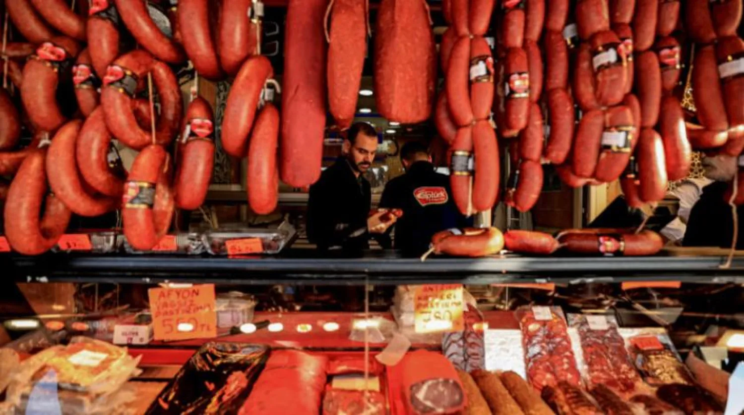 Customers at a meat shop in Istanbul. (dpa)
