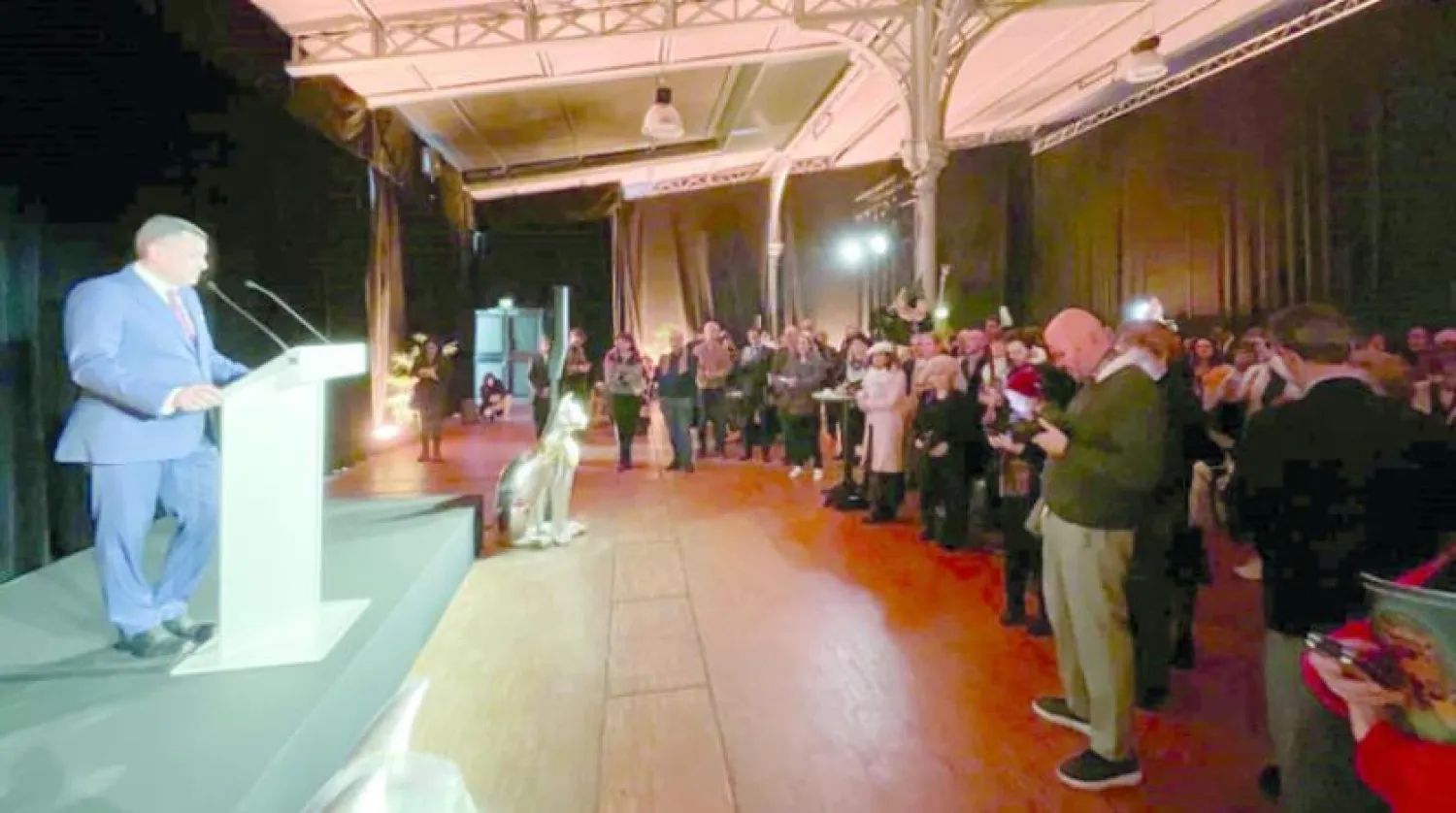 Mısır Turizm ve Tarihi Eserler Bakanı Ahmed İsa sergi salonunda yaptığı konuşma sırasında (Mısır Turizm ve Eski Eserler Bakanlığı)