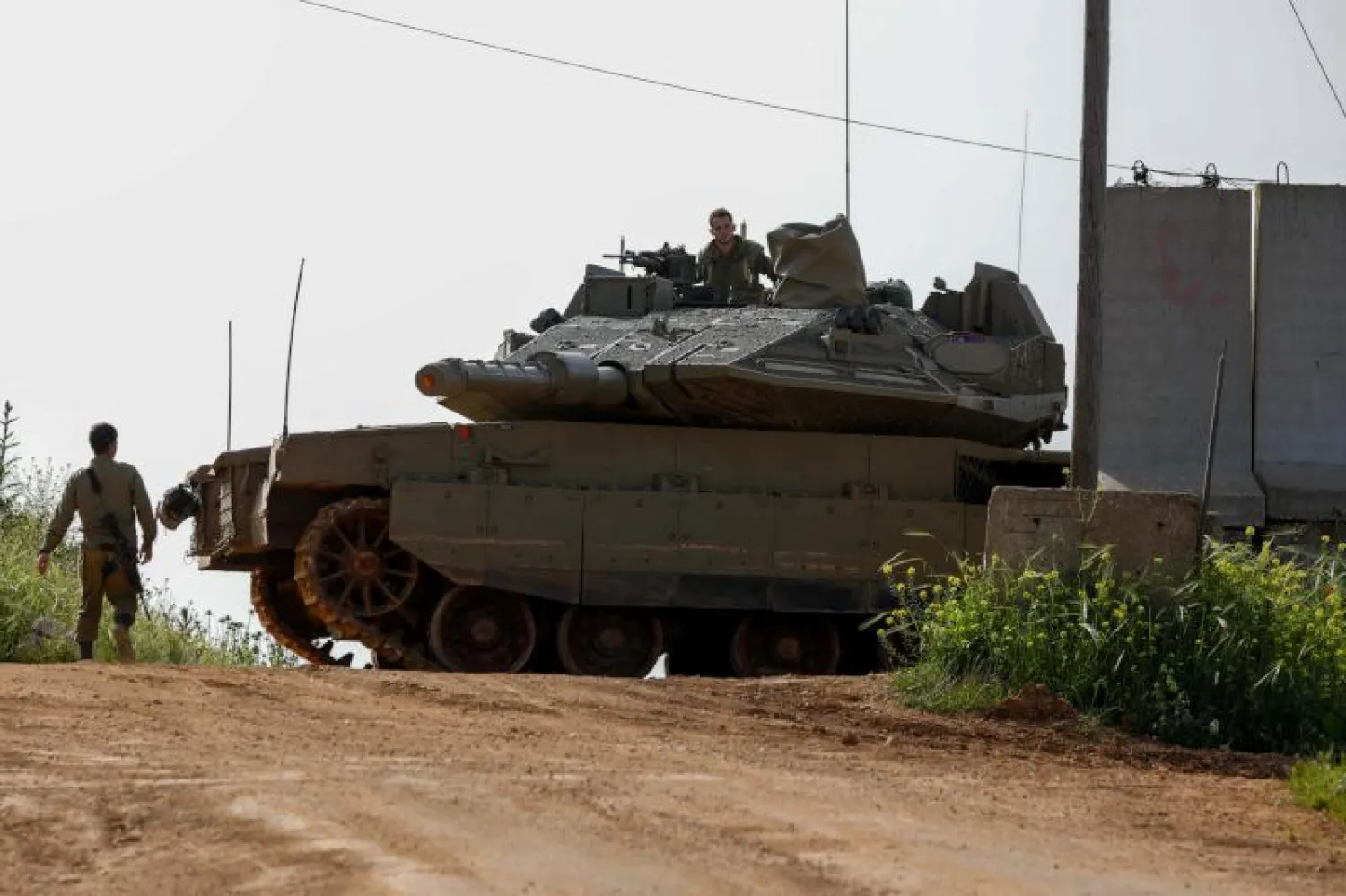 دبابة إسرائيلية (أ.ف.ب)