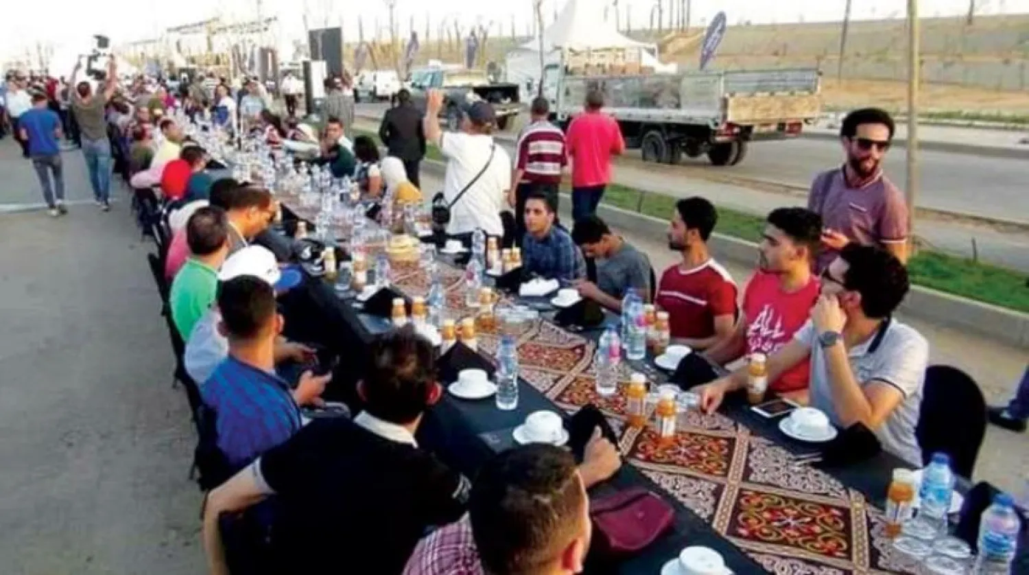 Yaklaşık 2 kilometrelik iftar sofrası (Şeyh Zayid Şehir İdaresi)