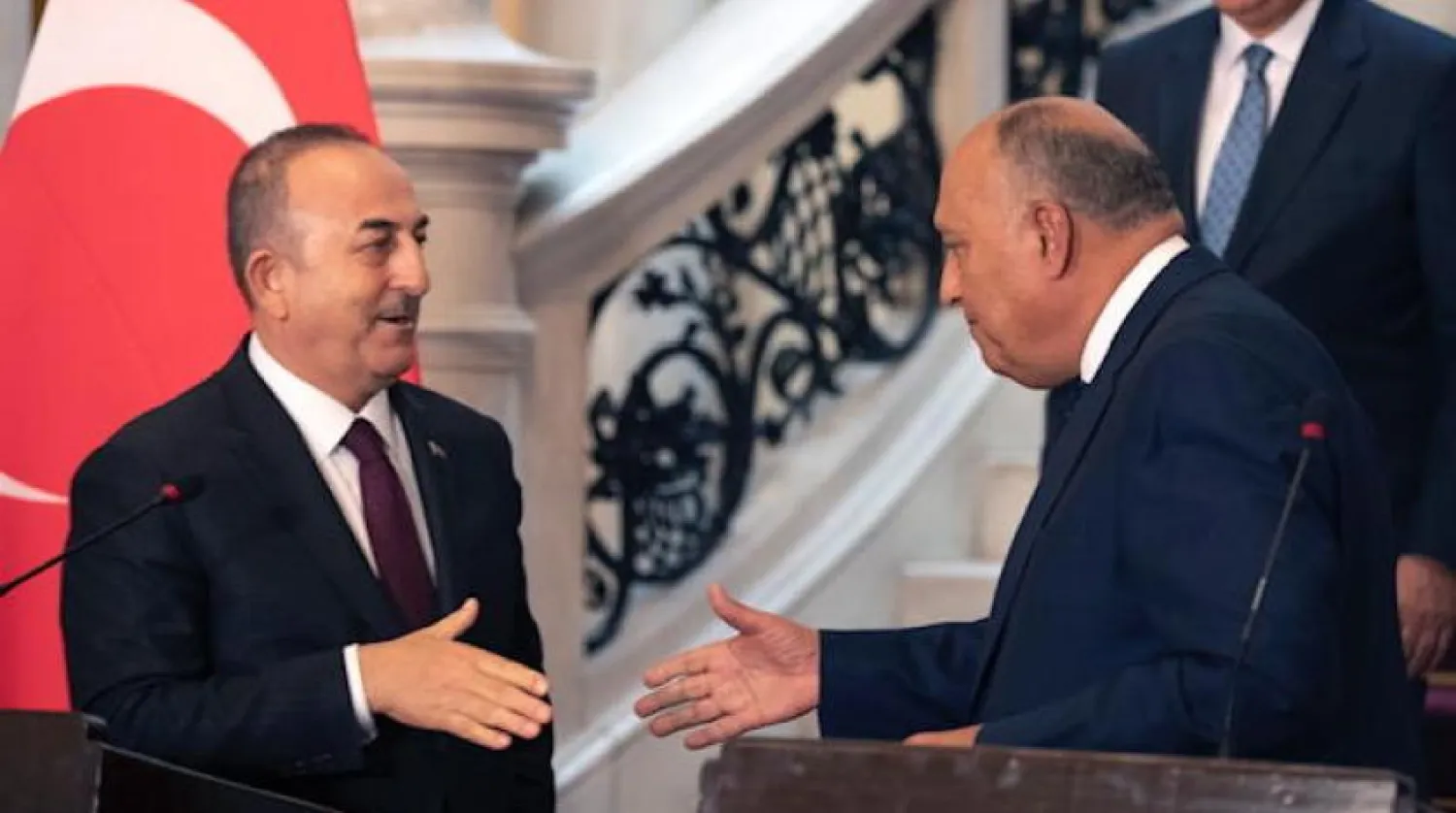 Mısır Dışişleri Bakanı Samih Şukri (sağda) ve Dışişleri Bakanı Mevlüt Çavuşoğlu Kahire’de (AP)