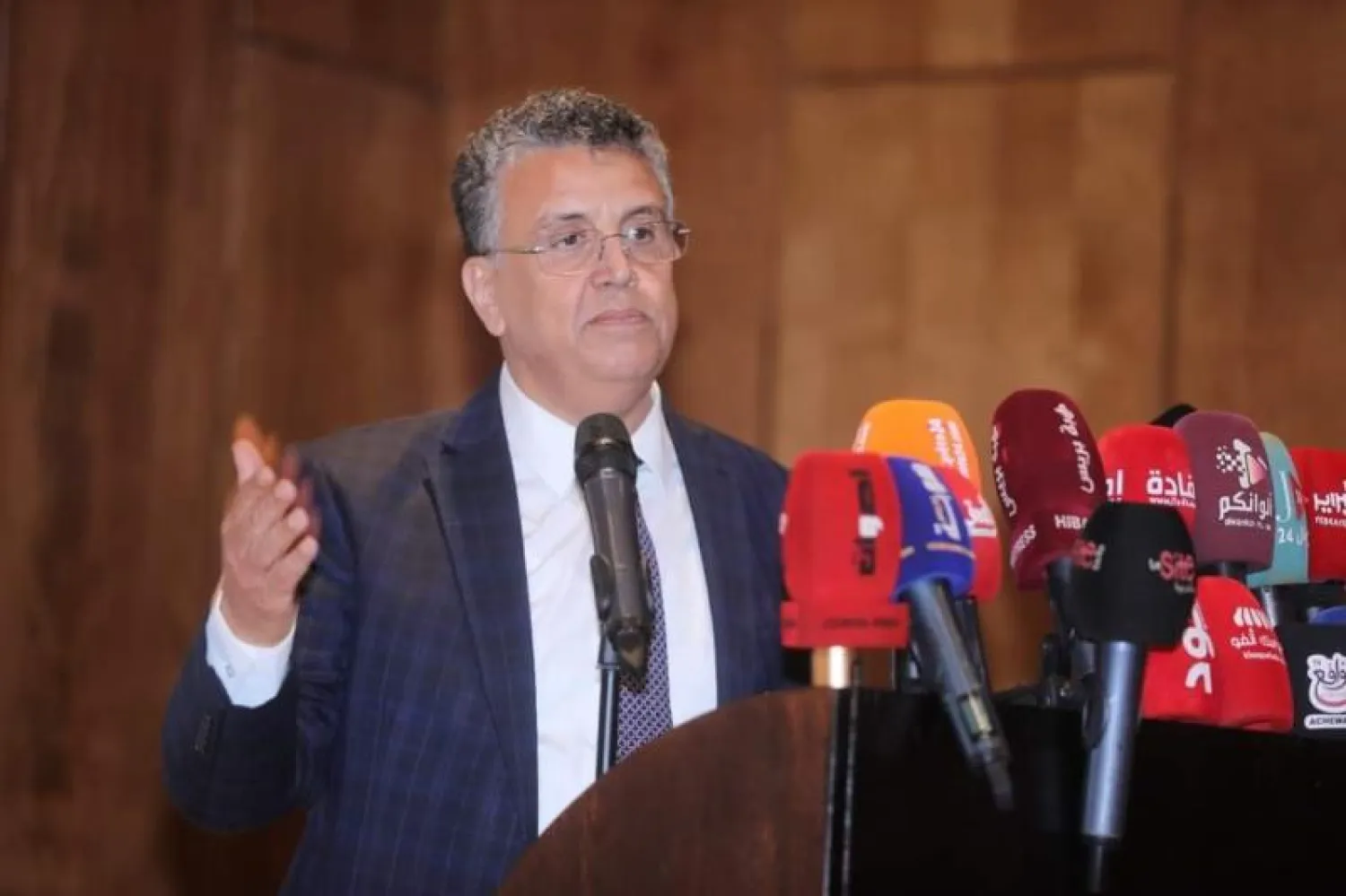 وهبي خلال الندوة في مدينة سلا (الشرق الأوسط)