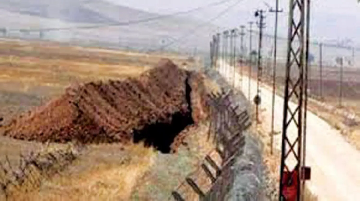 من صورة متداولة لأعمال حفر على الحدود السورية - التركية