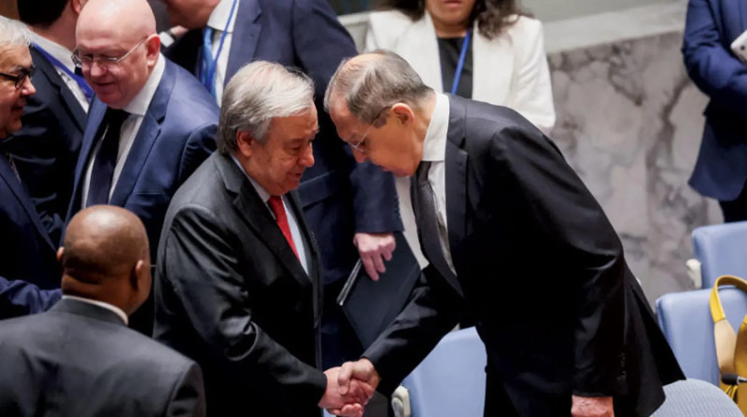 سلّم غوتيريش لافروف رسالة إلى بوتين تُحدّد خطوط طريق يجب اتّباعها من أجل تمديد اتفاقية الحبوب (رويترز)