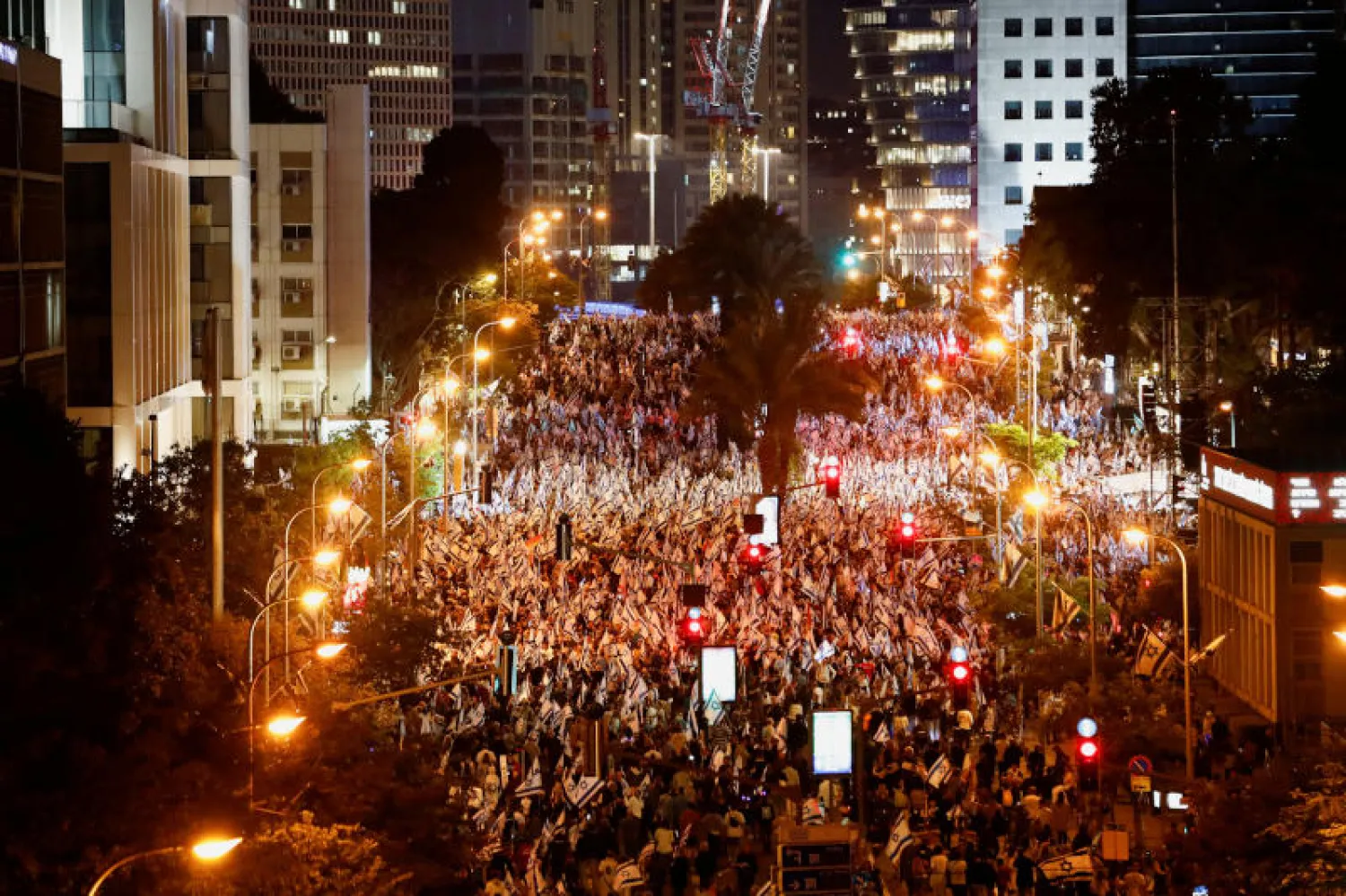الاحتجاجات على مشروع إصلاح النظام القضائي في إسرائيل مستمرة (رويترز)